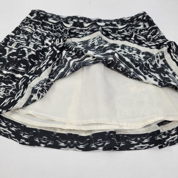 J. Crew Black & White Pleated Mini Skirt Size 8  32123-0203 - Picture 5 of 7